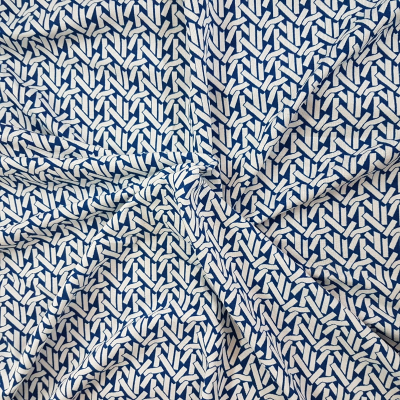 בד סימפוניה ויסקוזה מודפס כחול ולבן