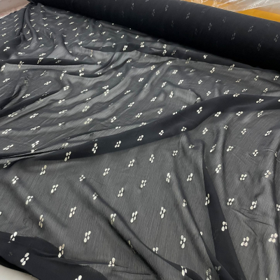 בד שיפון יוריו שחור הדפס כסוף