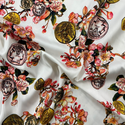 בד סאטן סילקי לבן מטבעות ופרחים 