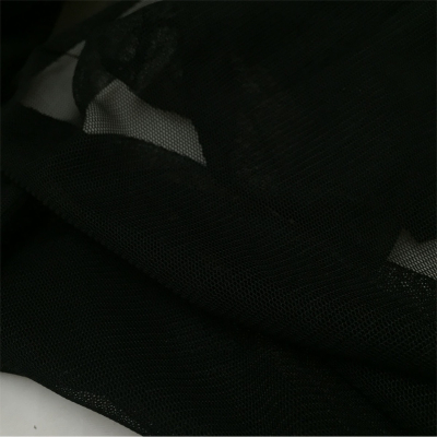 טול צפוף רך שחור