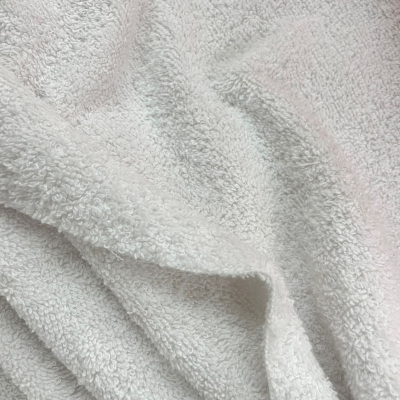 בד מגבת לבן